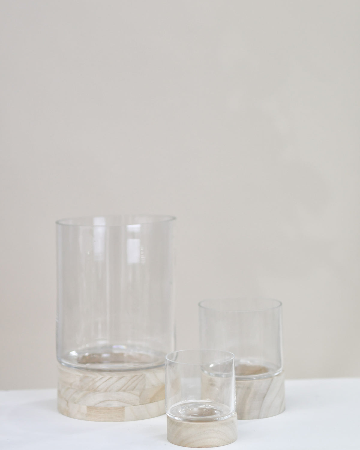 Vase avec base en bois