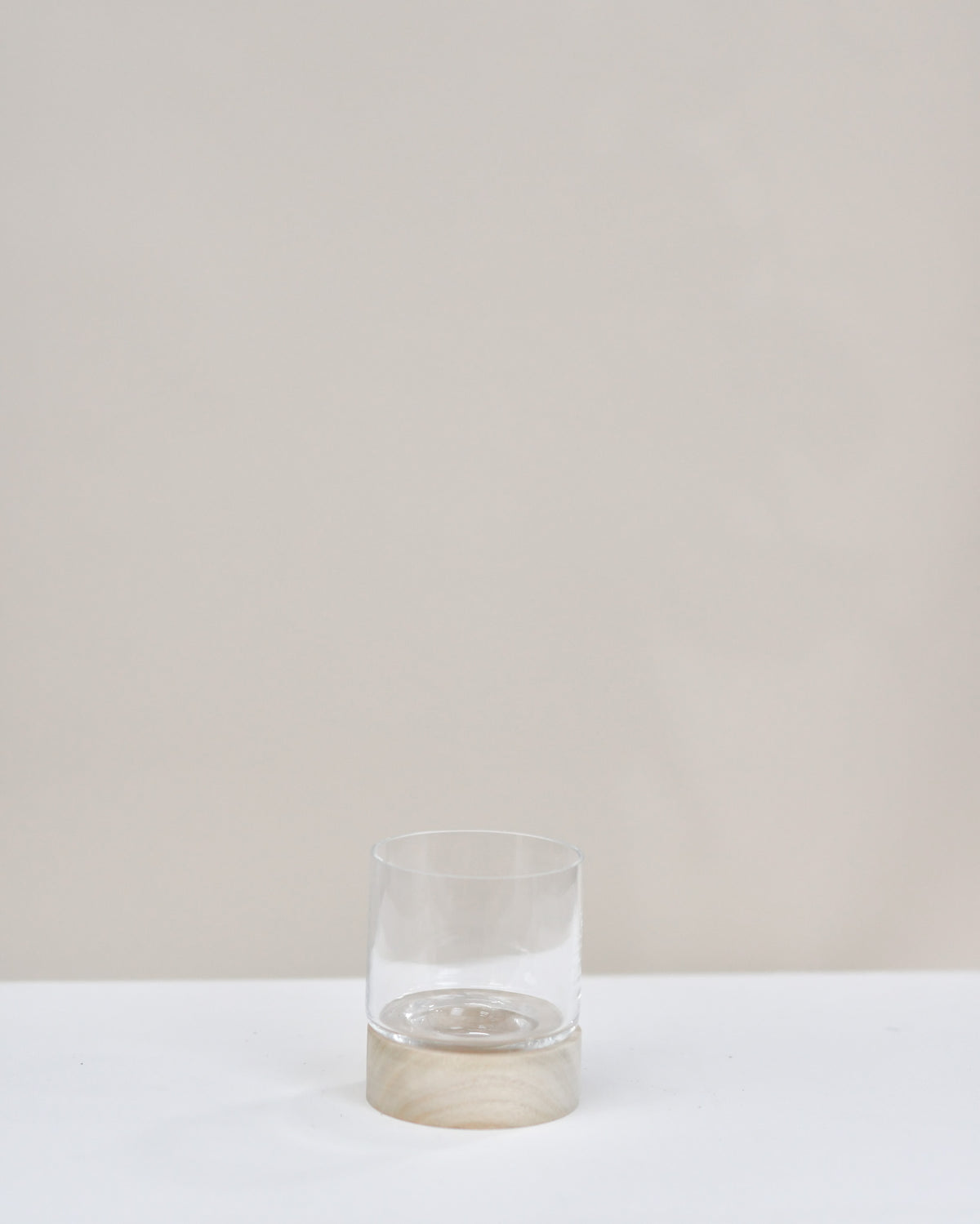 Vase avec base en bois